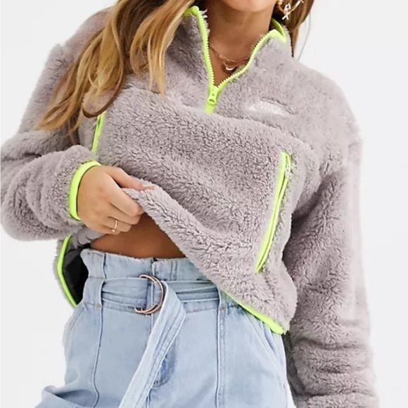 NIKE Sherpa Fleece Crop - Picture 2 of 6